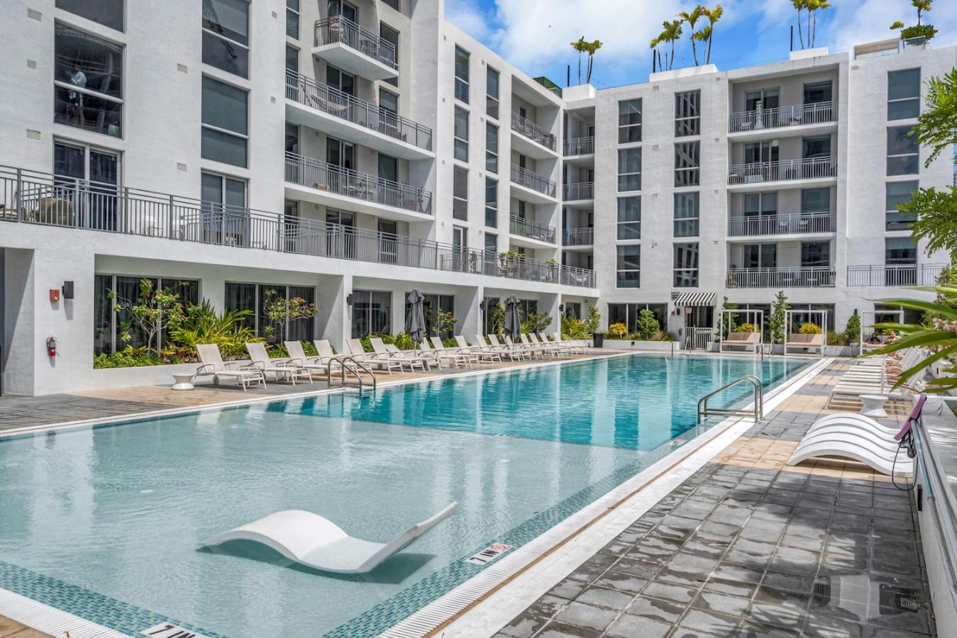 Amazing 3 Bed Unit In Dwntwn With Free Parking Apartamento